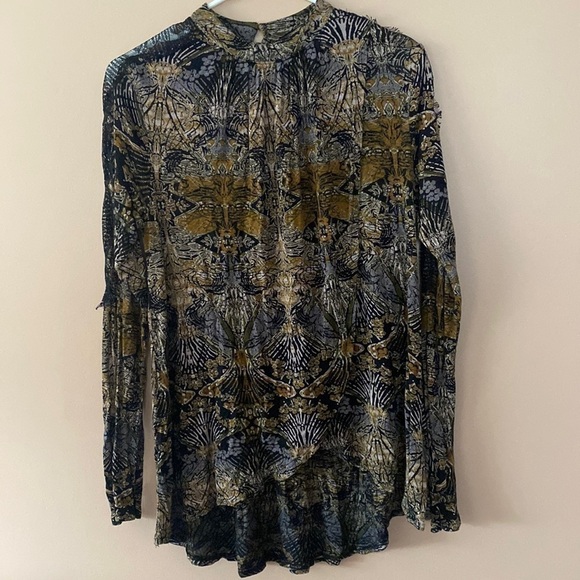Free People top - Picture 1 of 9